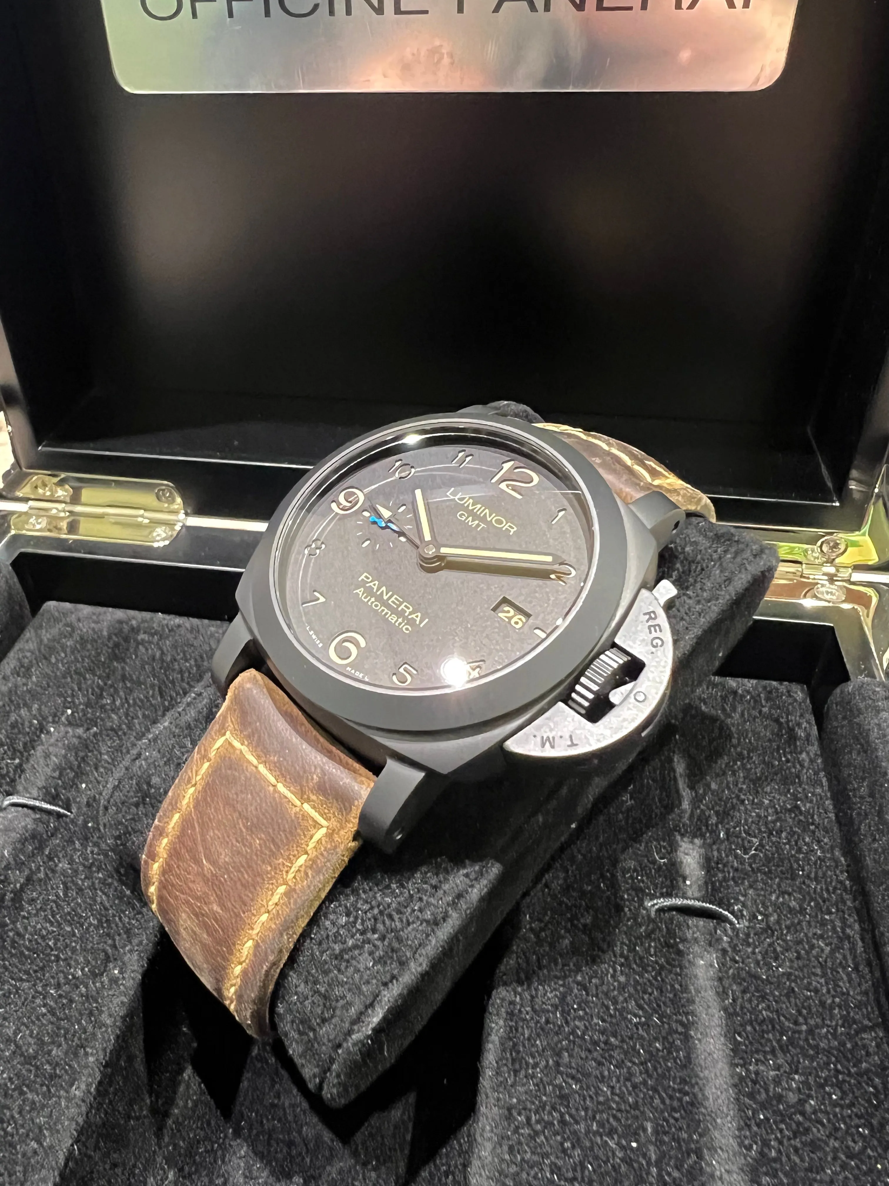 2019 Panerai Luminor GMT