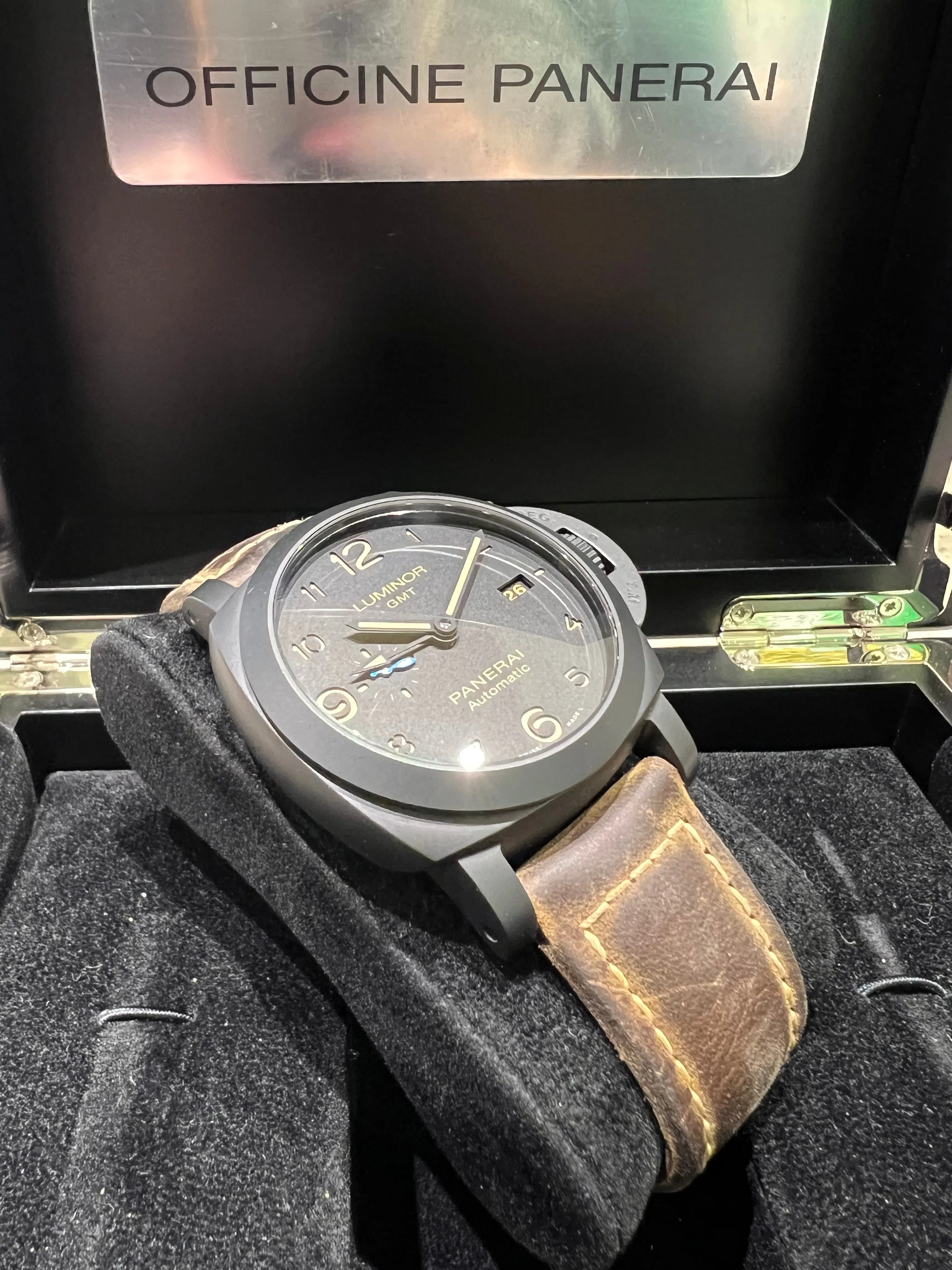 2019 Panerai Luminor GMT