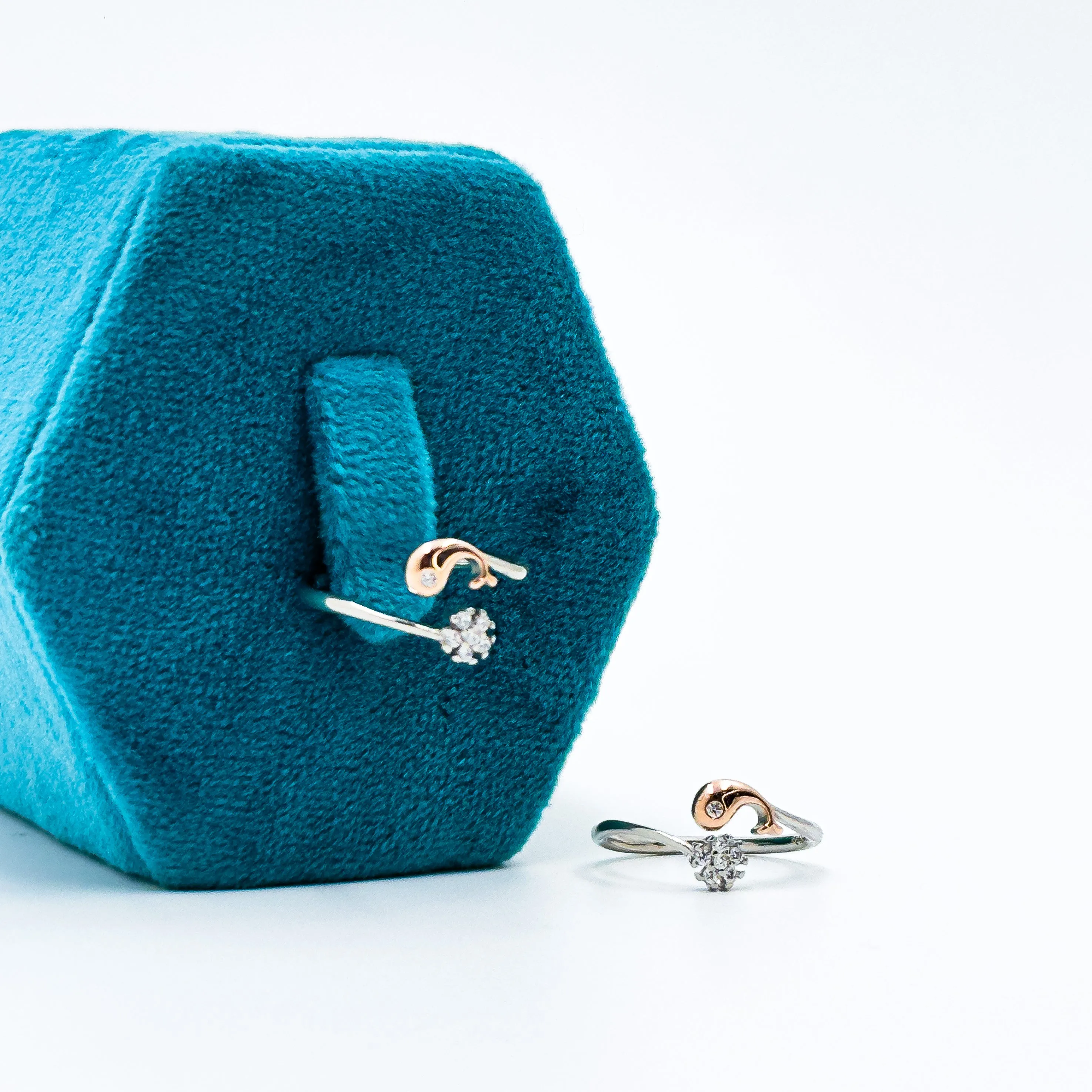 Dolphin toe ring