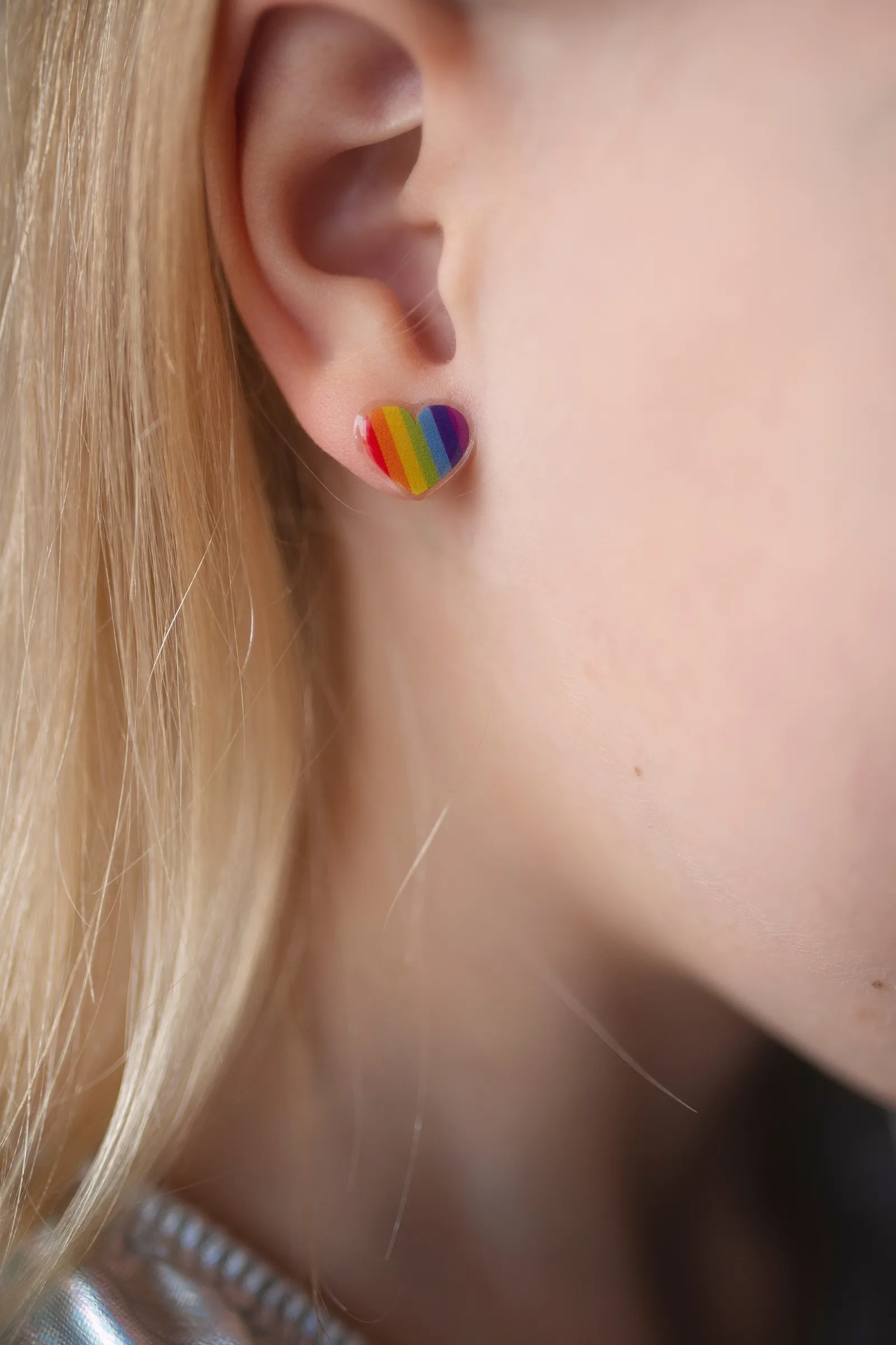 HEART STICKER EARRINGS