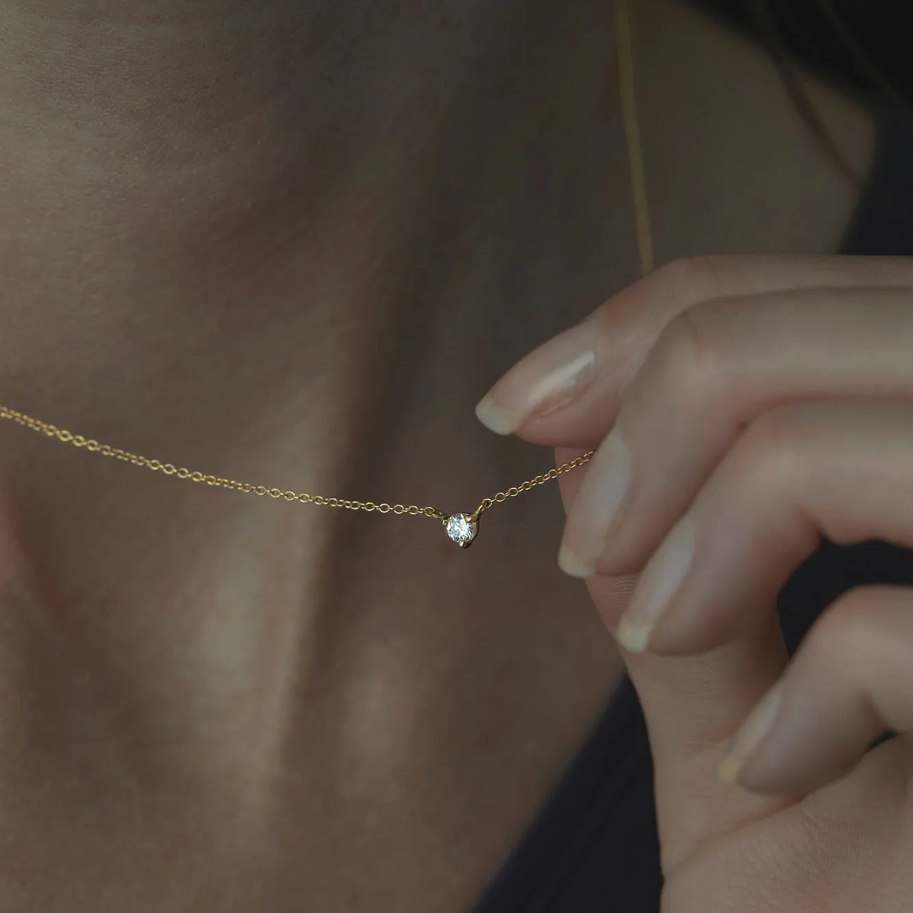 N6701W | 3mm White Diamond Birthstone Necklace