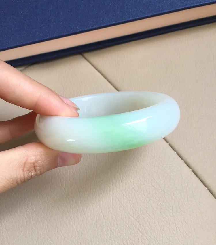 Natural Jade Bangle Nephrite Bangle Internal Diameter 59mm NBE036