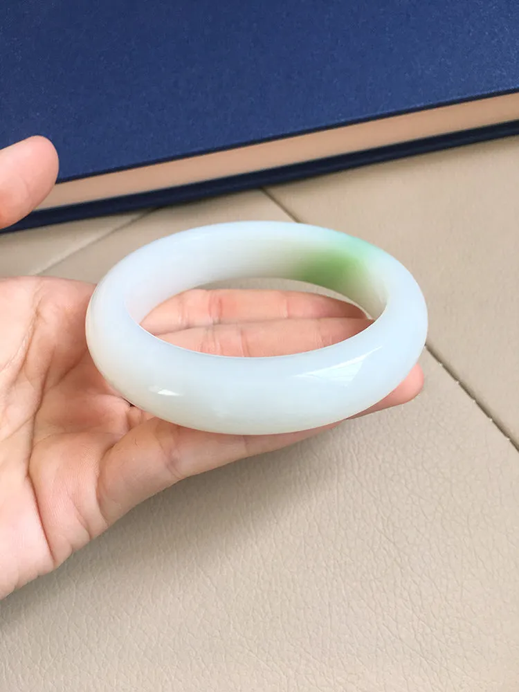 Natural Jade Bangle Nephrite Bangle Internal Diameter 59mm NBE036