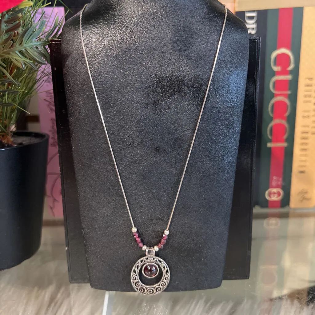 STERLING SILVER 925 ISREAL GARNET SCROLL NECKLACE