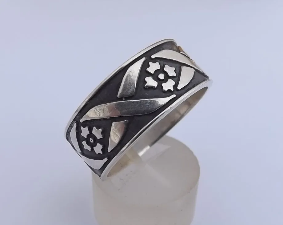 Sterling Silver Ring (size 12)