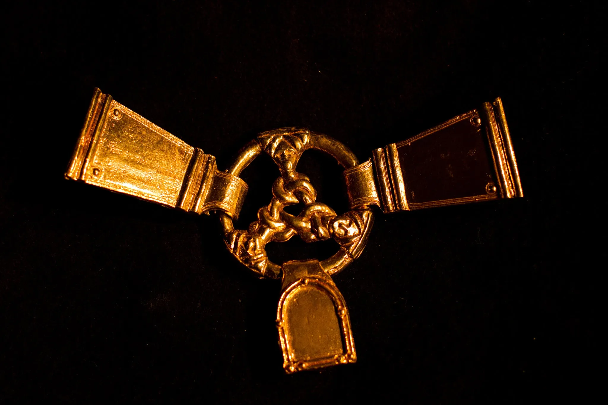 Strap divider with Bronze holders - X-19
