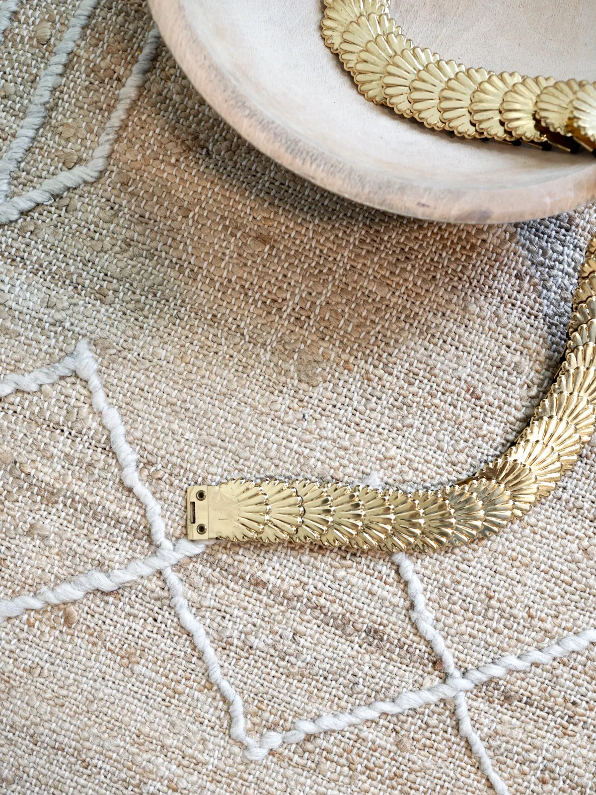 Vintage Gold Seashell Stretch Belt
